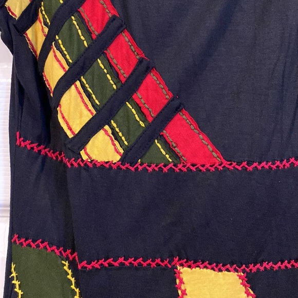 Sleeveless 100% cotton scoop neck short dress with bright stitching detail - Picture 2 of 3